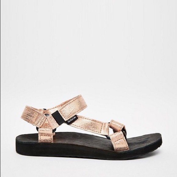 teva metallic sandals